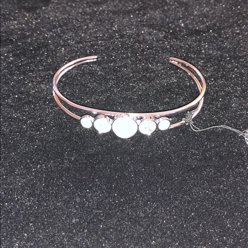 Pearl w/ diamonds bracelet